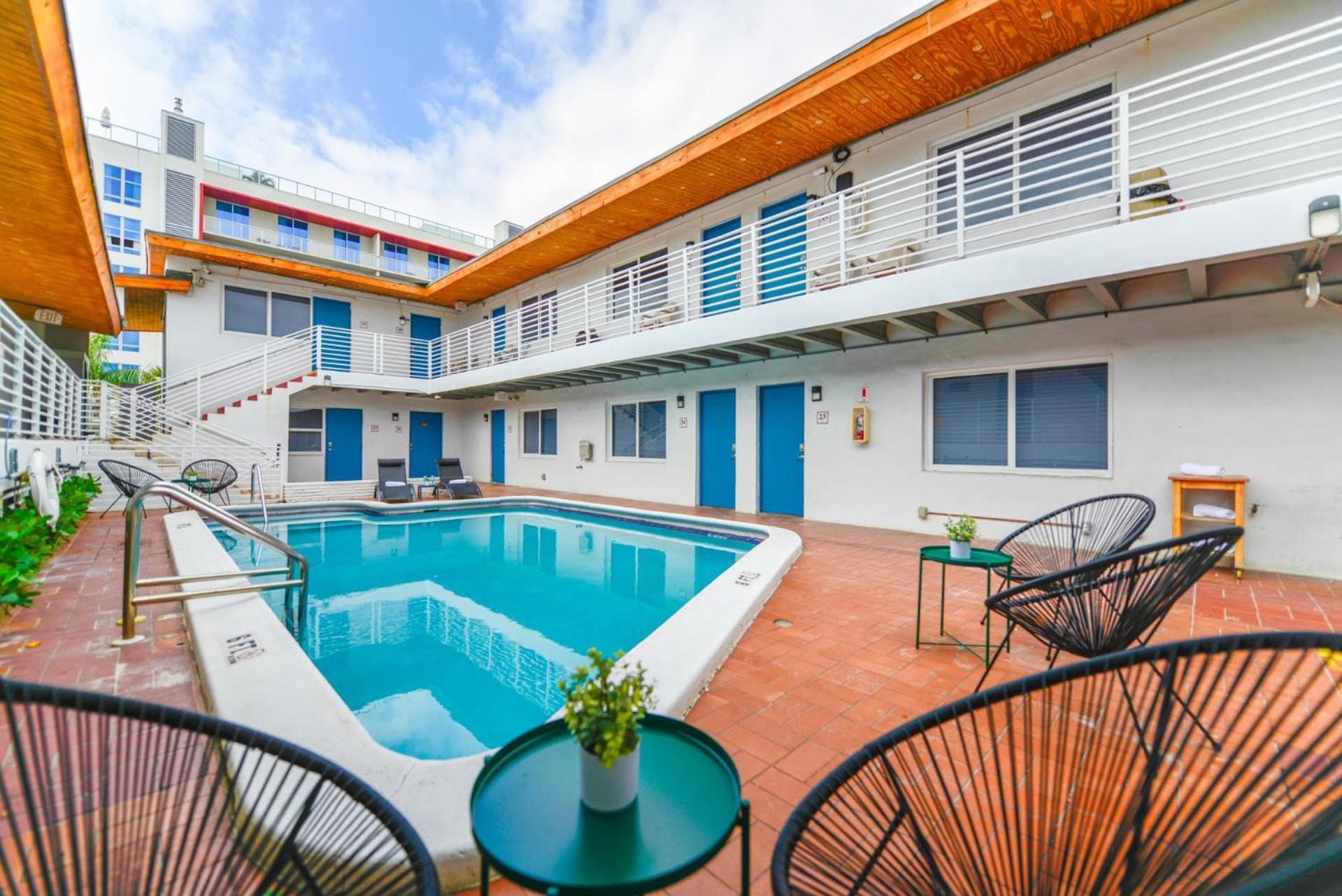 Serene Studio By The Beach With Pool - M34 ハリウッド エクステリア 写真